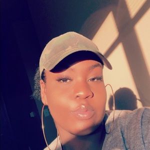 Meet your Posher, Tyia